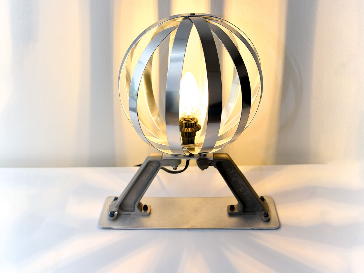 Lampe aluminium, support indus